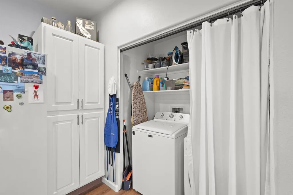 https://cdn.realtyfeed.com/cdn/127/306473905/894dcdf8ce779bdd9ea7501312784fe1.webp