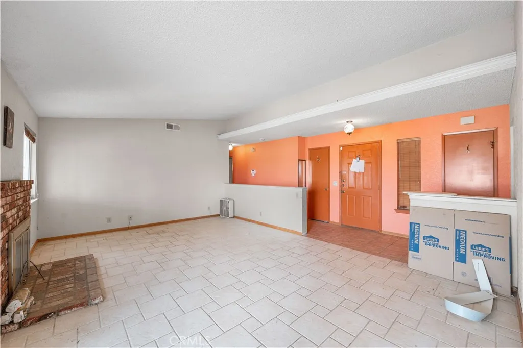 40968 E 174th Street, Lake Los Angeles, CA 93535 - Photo 5 of 18, Lake Los Angeles, CA
