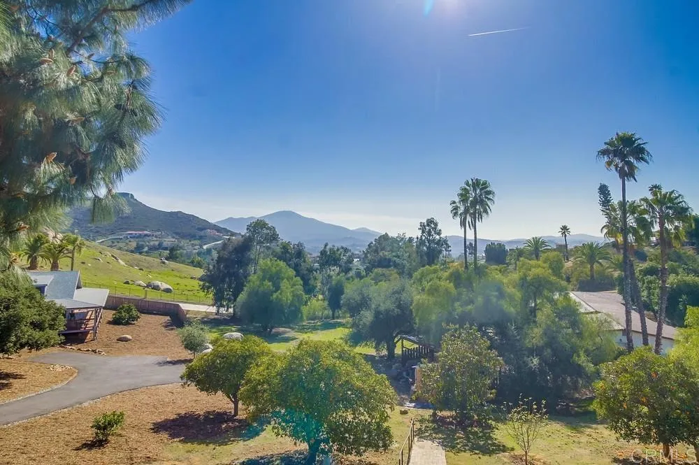 https://cdn.realtyfeed.com/cdn/127/306474121/5e0e5cd3e2569d5cd0c7ee17e2eaea8c.webp