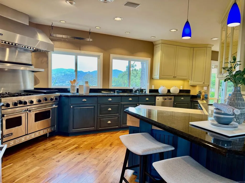 https://cdn.realtyfeed.com/cdn/127/306474121/a456d18e89261492cbbd66d2b5039ddf.webp