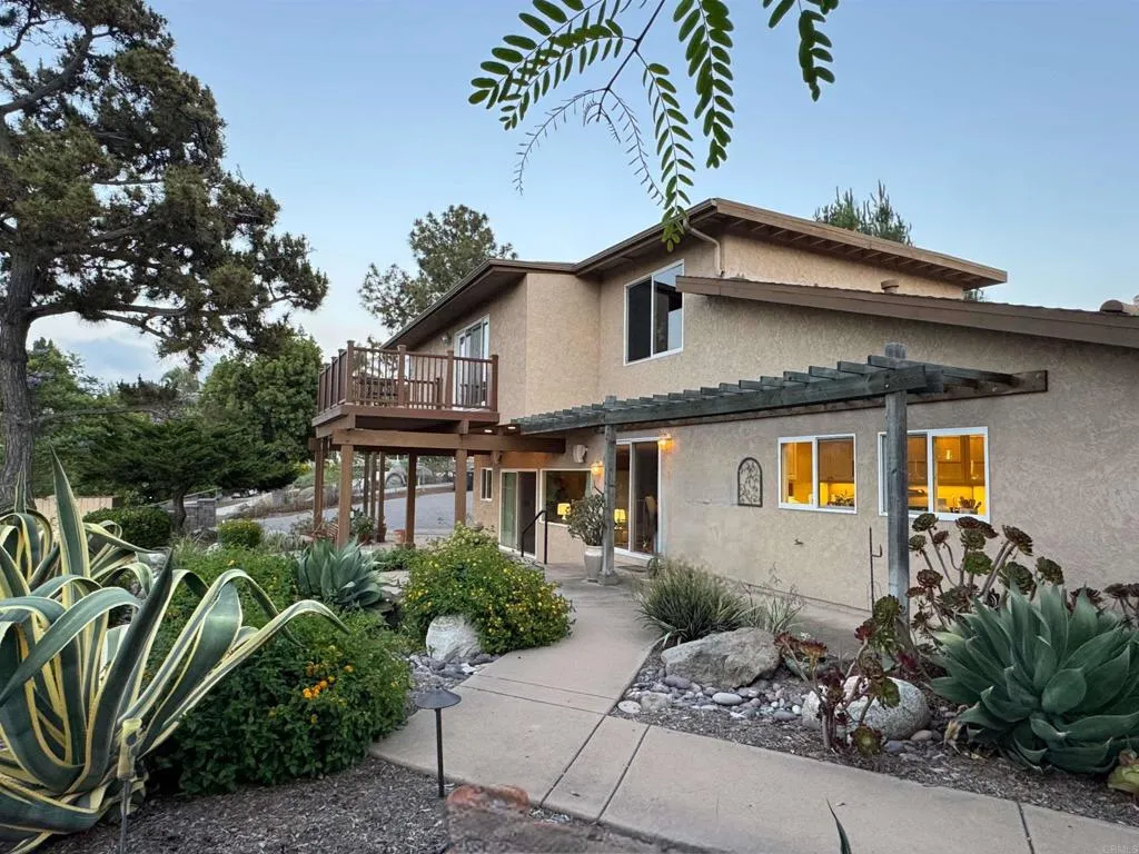https://cdn.realtyfeed.com/cdn/127/306474121/db63ffb18ebc10e7c079e105f7dc25cc.webp