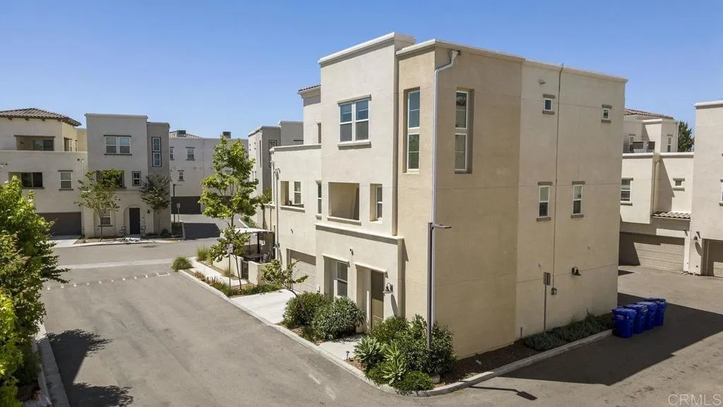 https://cdn.realtyfeed.com/cdn/127/306474135/652317e9c877e3a95576464148fd738f.webp