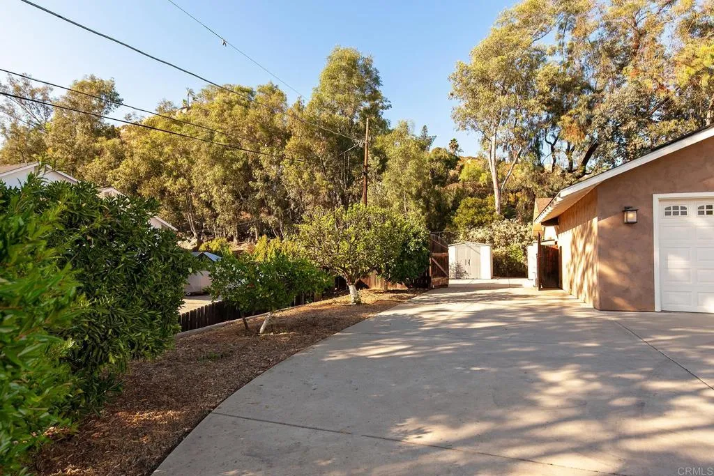 https://cdn.realtyfeed.com/cdn/127/306474215/0902833082dbd4910d9f4396377e007c.webp