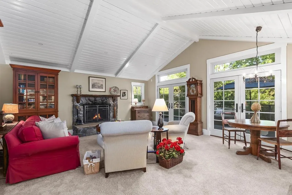 https://cdn.realtyfeed.com/cdn/127/306474215/0c43aa4b9509c0efa375d46d520057ef.webp