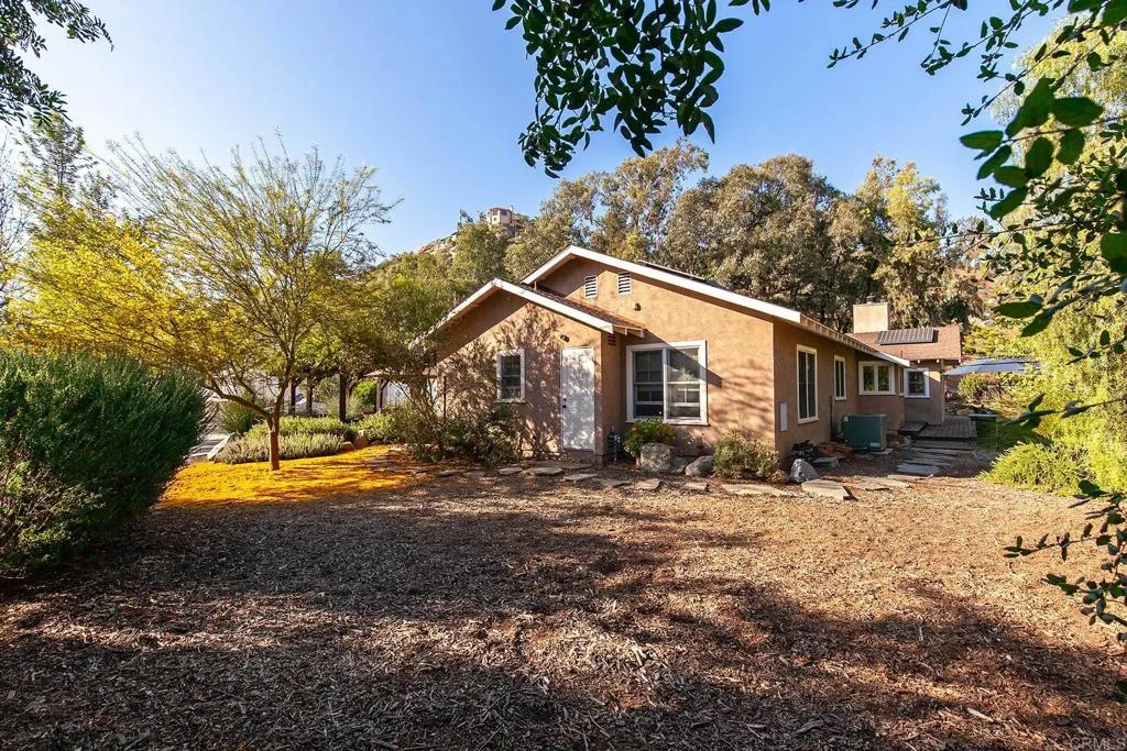https://cdn.realtyfeed.com/cdn/127/306474215/26f59d163b1c21a5708e128b3b61cb34.webp