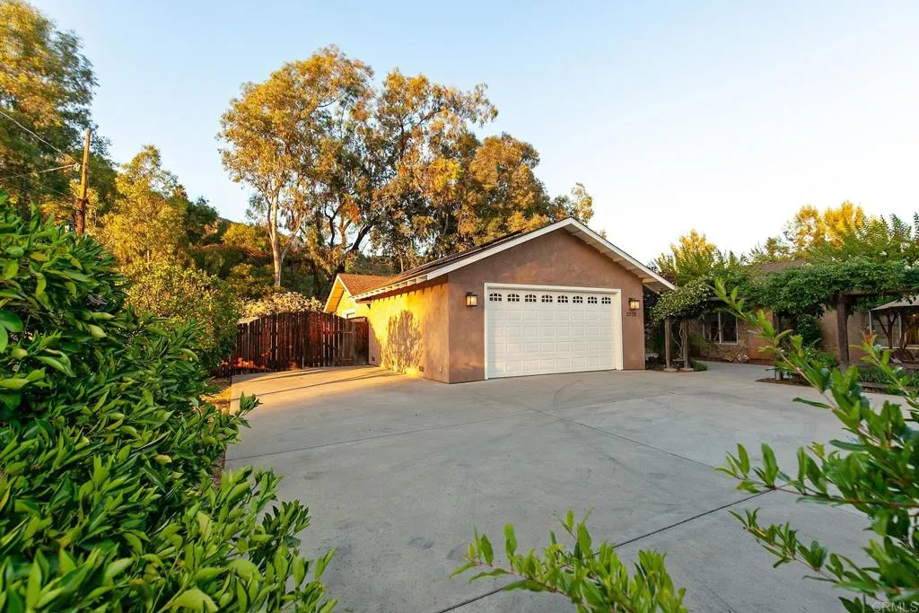 https://cdn.realtyfeed.com/cdn/127/306474215/2821059b9e2542973e1cef07039adaea.webp
