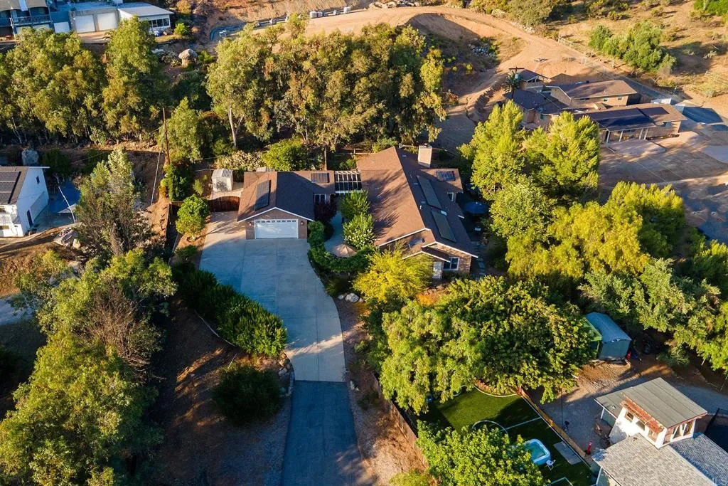 https://cdn.realtyfeed.com/cdn/127/306474215/2c00a1f29d6916de7bed5be563bdb19f.webp