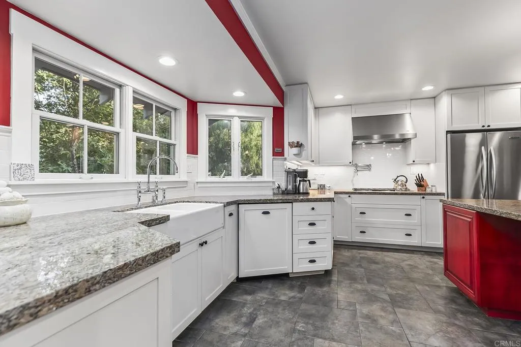 https://cdn.realtyfeed.com/cdn/127/306474215/326e7964237aa2100c5e1ca84357390f.webp