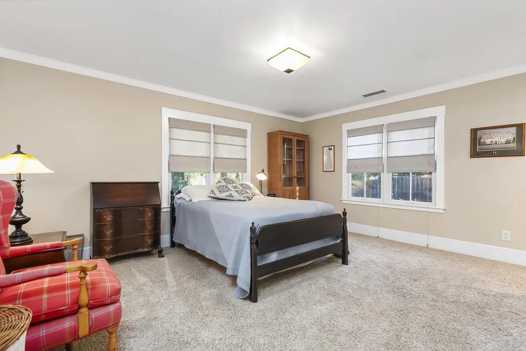 https://cdn.realtyfeed.com/cdn/127/306474215/379ed83731a203298f5d988569fe073b.webp
