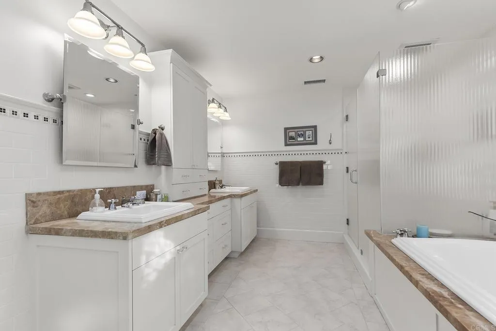 https://cdn.realtyfeed.com/cdn/127/306474215/4d52092898c4371a5db343a609a61492.webp
