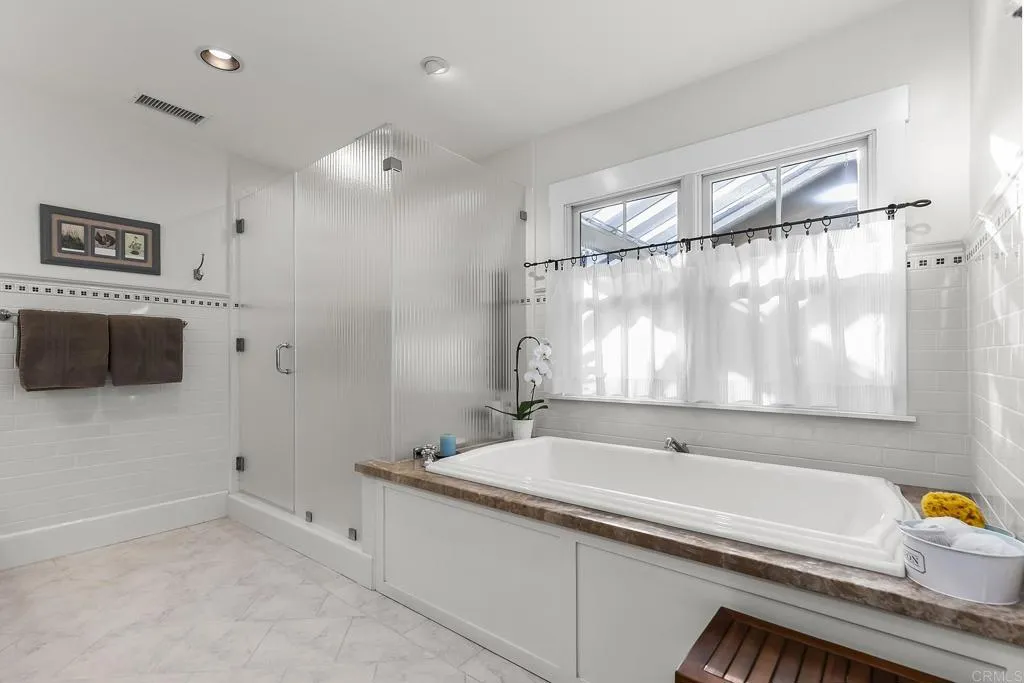 https://cdn.realtyfeed.com/cdn/127/306474215/71f8a1978253eb8b8af0b99ee17399c6.webp