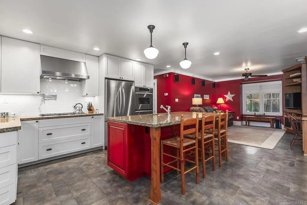 https://cdn.realtyfeed.com/cdn/127/306474215/758dcdaf947887258dd5cc404209a420.webp