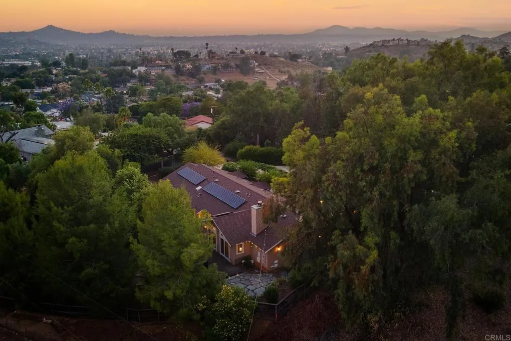 https://cdn.realtyfeed.com/cdn/127/306474215/86f64d9a966590c4072063be955aedf1.webp
