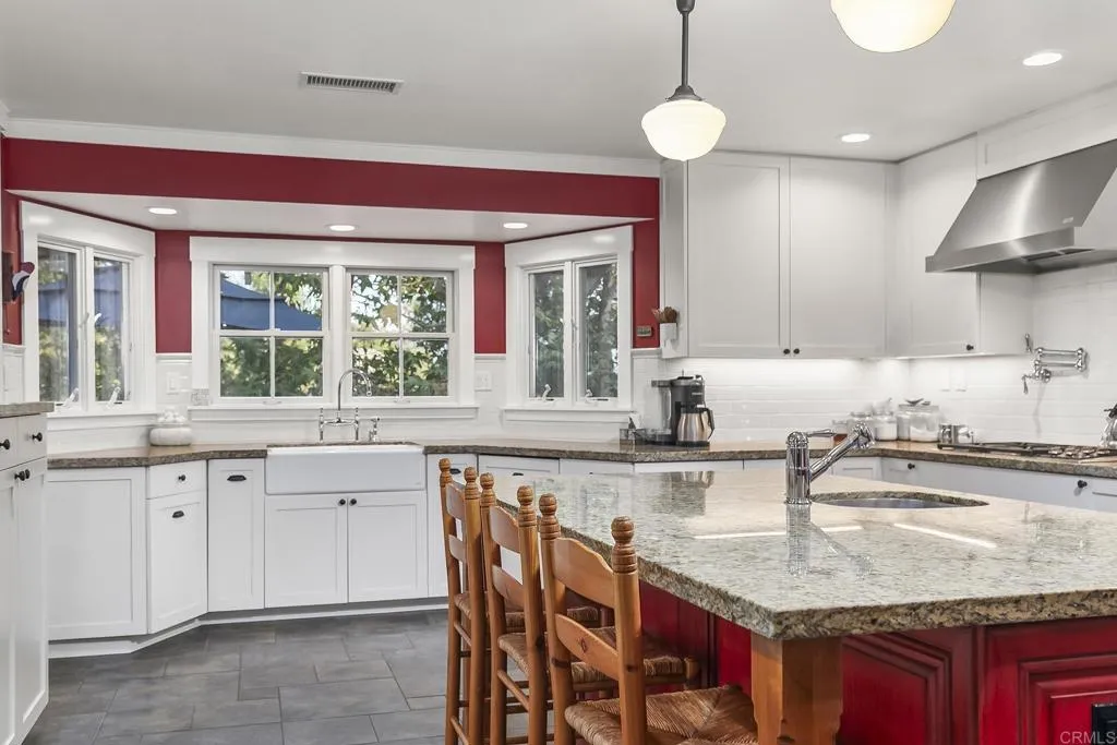 https://cdn.realtyfeed.com/cdn/127/306474215/90f7a0265c8953b6ef3bd545ee4e9397.webp
