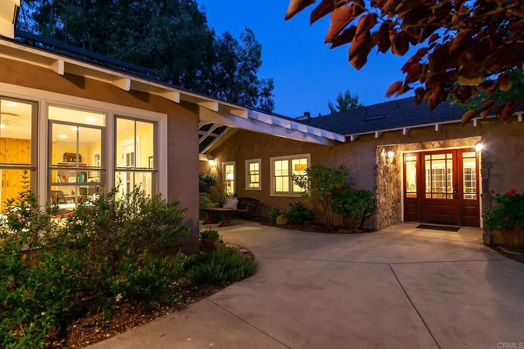 https://cdn.realtyfeed.com/cdn/127/306474215/95de0f43f02076aaa187db3754b9a7a2.webp