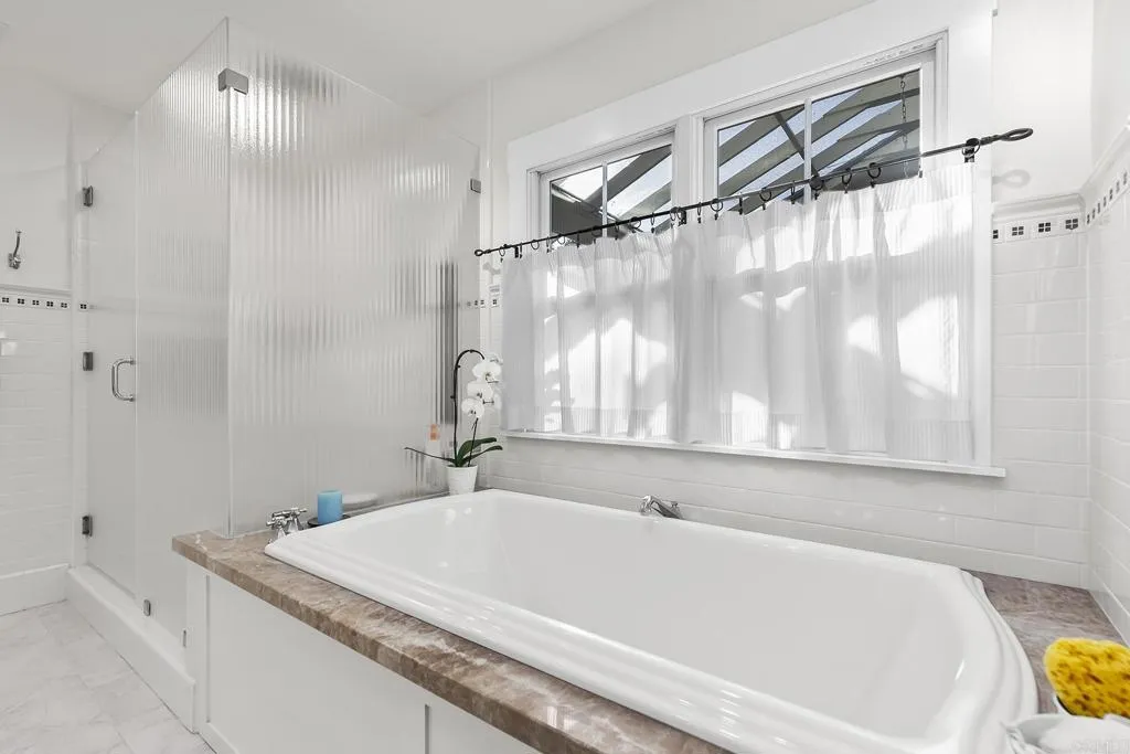 https://cdn.realtyfeed.com/cdn/127/306474215/98f5b5eaa166fb537c854fc8a2106206.webp