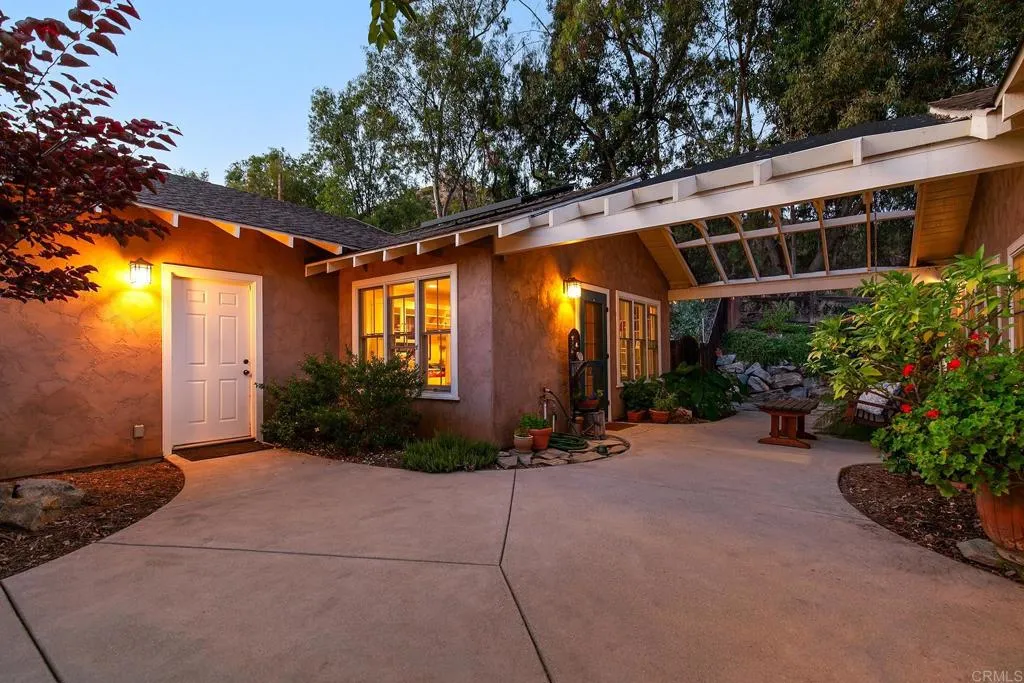 https://cdn.realtyfeed.com/cdn/127/306474215/b121e8f0eeff19830832fcbbde8b8ddf.webp