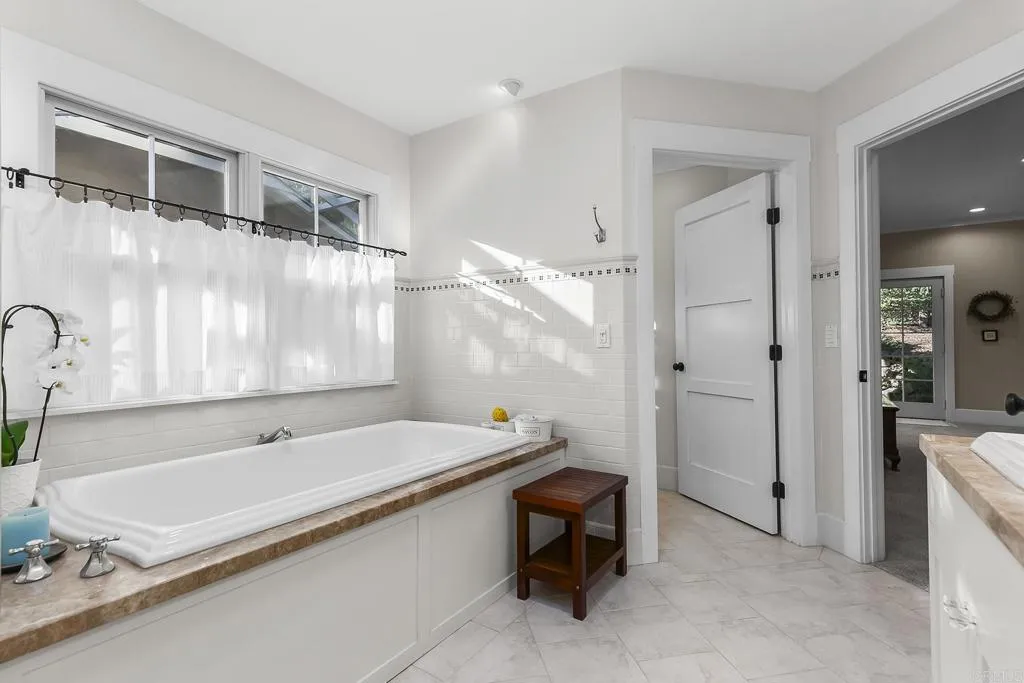 https://cdn.realtyfeed.com/cdn/127/306474215/d0518651c7644dd9d196dbd0a294d8c2.webp