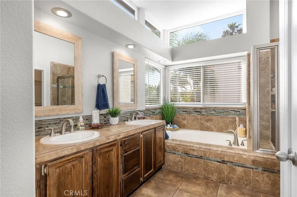 https://cdn.realtyfeed.com/cdn/127/306474408/78defa4f78c015b2bc0590394bb65add.webp