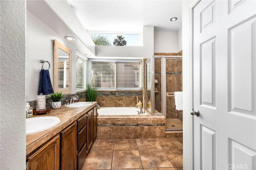 https://cdn.realtyfeed.com/cdn/127/306474408/8535cbc901fa8d0a81fedd4d1e032906.webp