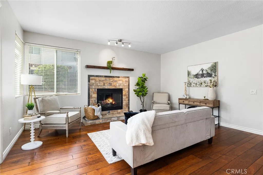 https://cdn.realtyfeed.com/cdn/127/306474408/8d2abac5bab9d7edee89c64846bbf403.webp