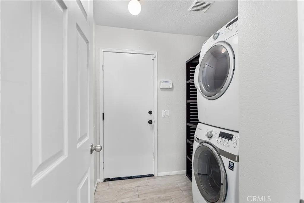 https://cdn.realtyfeed.com/cdn/127/306474408/f43548a57fb6329ddc0be9a1c5a869c8.webp