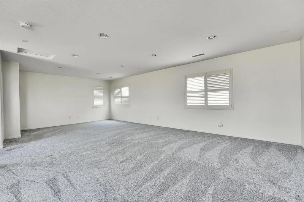 https://cdn.realtyfeed.com/cdn/127/306474485/2b1076afb1e3debf359a9a03645839ee.webp
