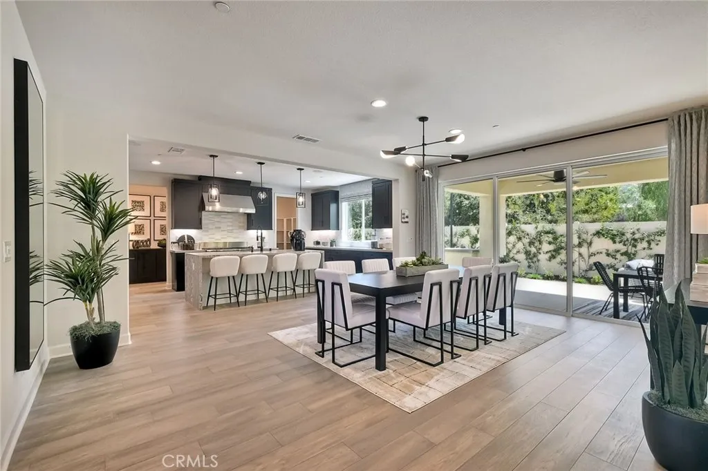 https://cdn.realtyfeed.com/cdn/127/306474571/f4e2af8d47556cd05586d77657b38d4a.webp