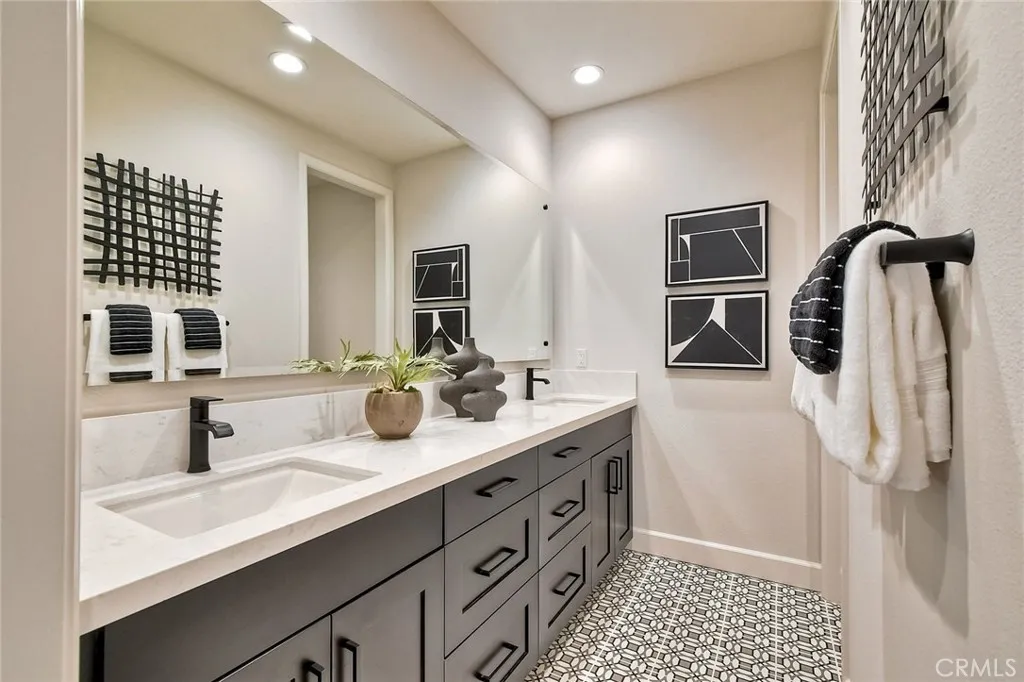 https://cdn.realtyfeed.com/cdn/127/306474571/ffc8968c94da098cf3c18e9757a2c792.webp