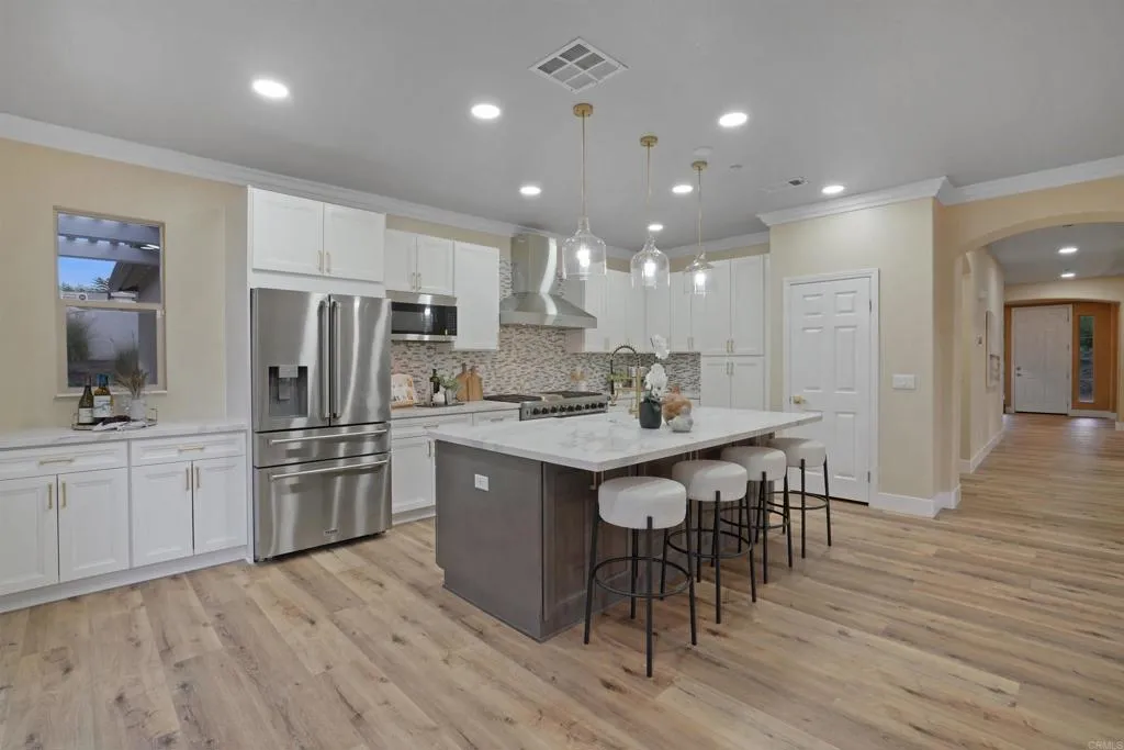 https://cdn.realtyfeed.com/cdn/127/306474580/c61ebd7ba1886dd9fc0ad733a2dbf66a.webp