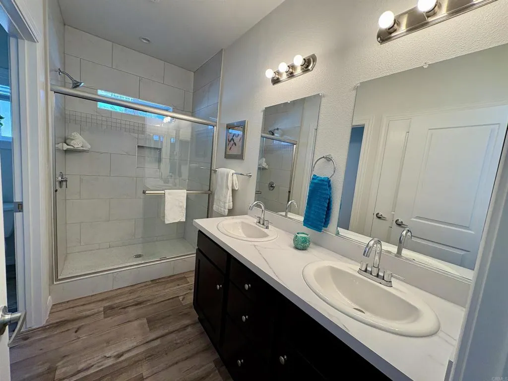 https://cdn.realtyfeed.com/cdn/127/306474699/49f9eac79e754278e56d74487c606d05.webp