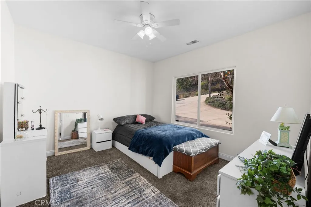 https://cdn.realtyfeed.com/cdn/127/306474739/0b934efc888e4facf6bdaaa23fbe3a96.webp