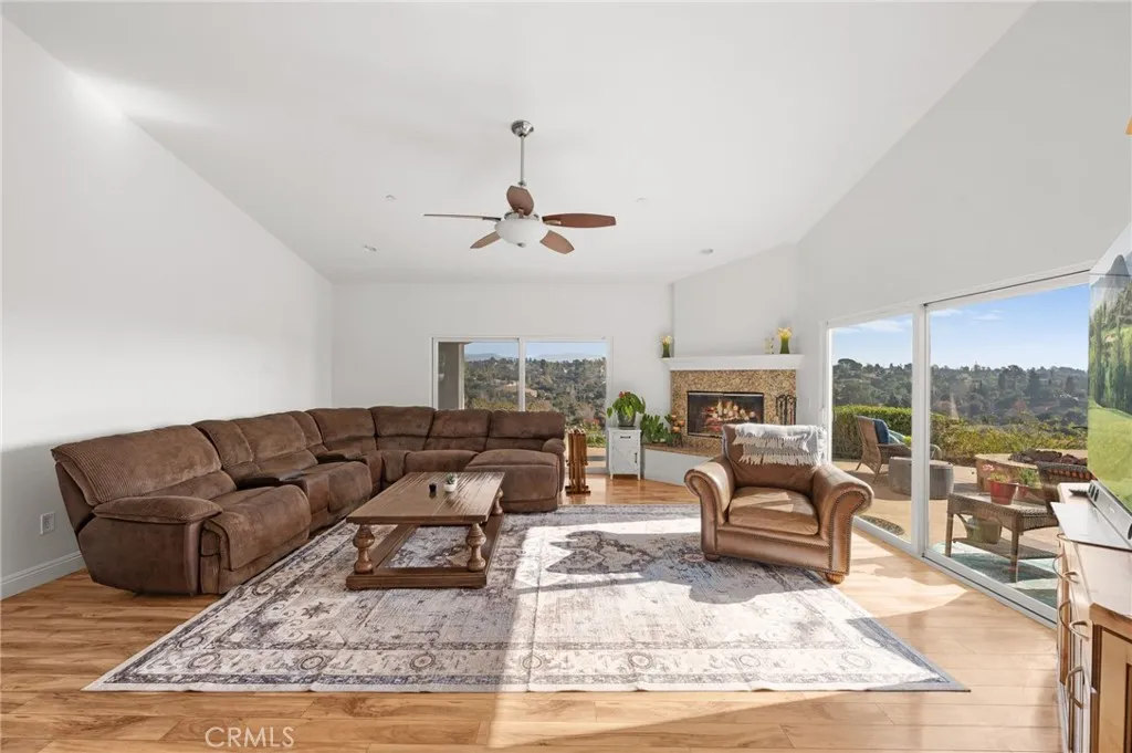 https://cdn.realtyfeed.com/cdn/127/306474739/2d099bc16d7cd3344133d94a2d7327d0.webp