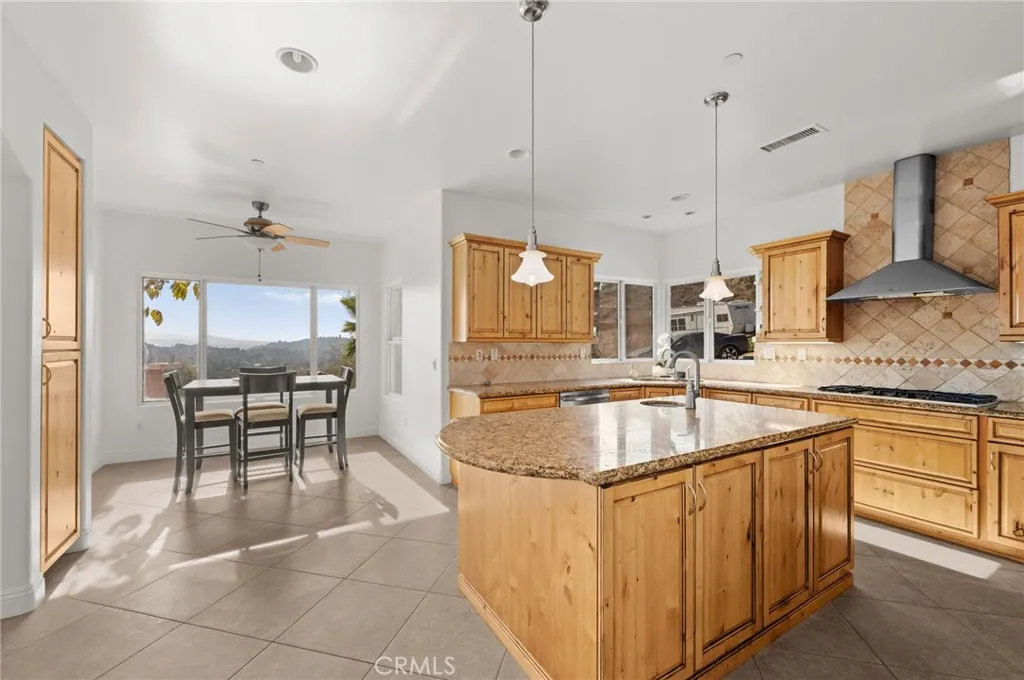 https://cdn.realtyfeed.com/cdn/127/306474739/591ebcf073a1a0d4be657c9c976c7155.webp
