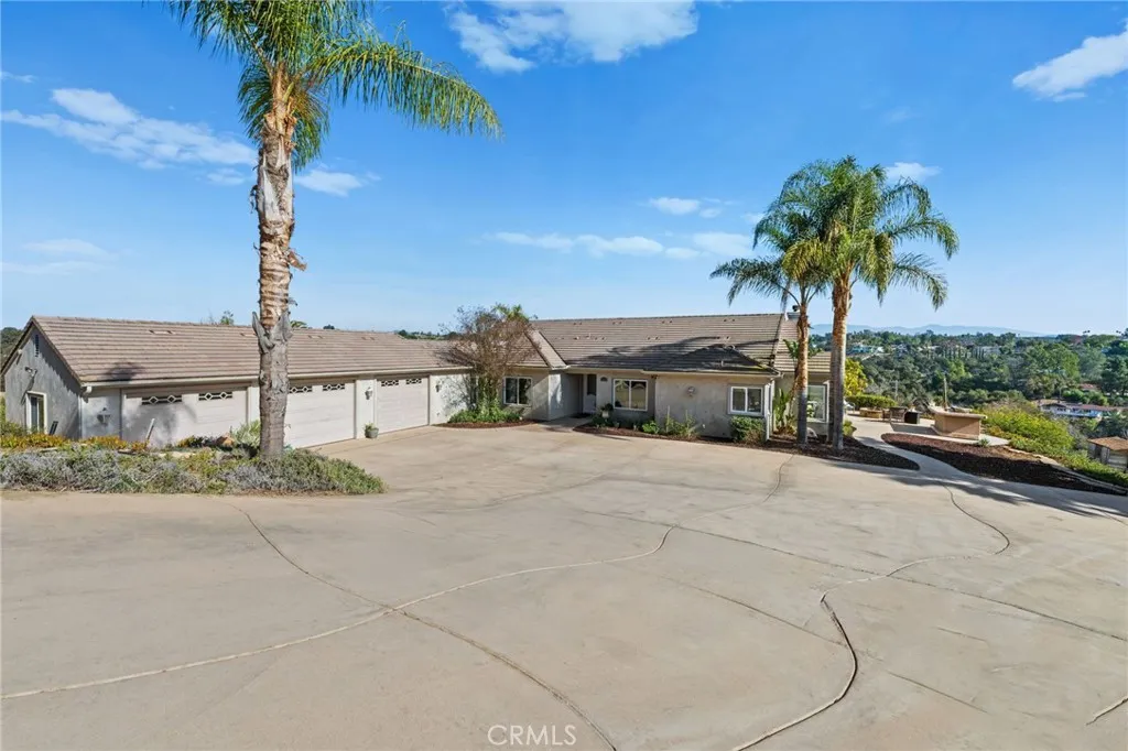 https://cdn.realtyfeed.com/cdn/127/306474739/6c3c8745a8c6461516fe67d2a4381b6a.webp