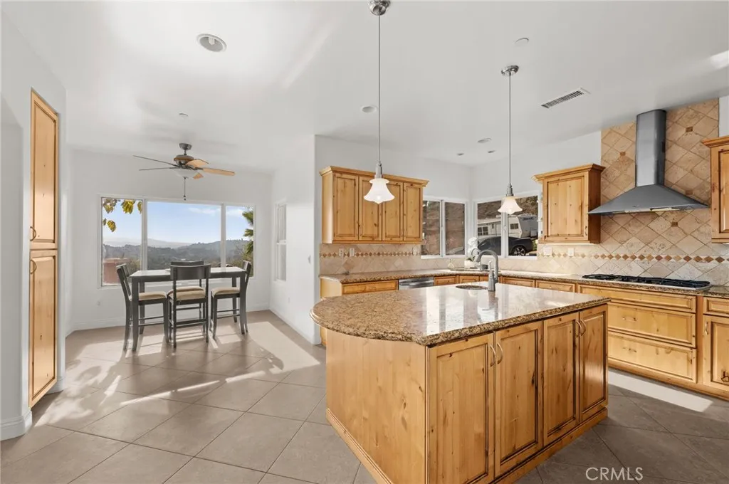 https://cdn.realtyfeed.com/cdn/127/306474739/99e6bb285754d30942c911c5d1a014f4.webp
