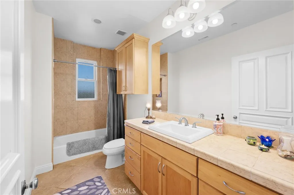 https://cdn.realtyfeed.com/cdn/127/306474739/c7aaa8afd25e058c473fc22d60a42519.webp