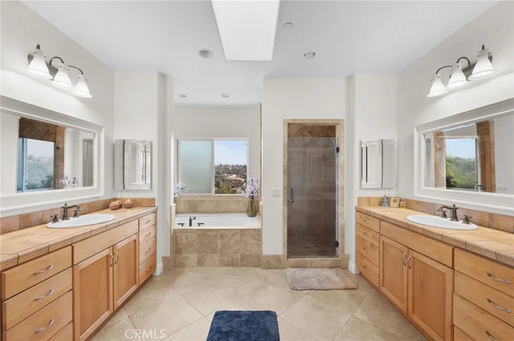 https://cdn.realtyfeed.com/cdn/127/306474739/e6875f56e3b01d26494921abe5a3a939.webp