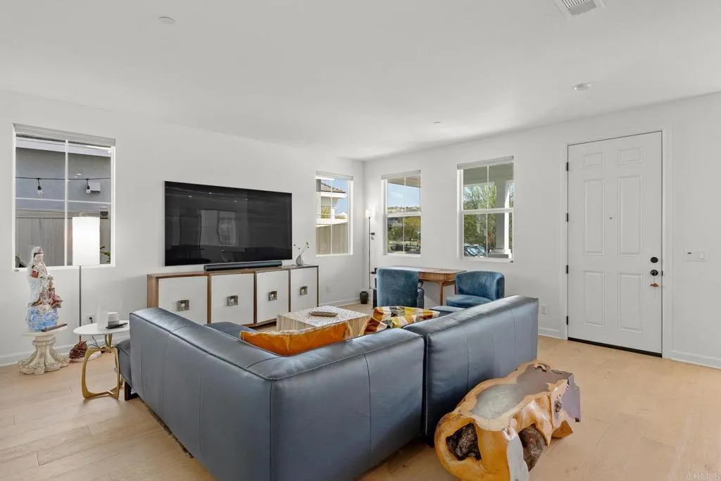 https://cdn.realtyfeed.com/cdn/127/306474790/d94cd0a24f4a4397d21cf72db4857a7e.webp