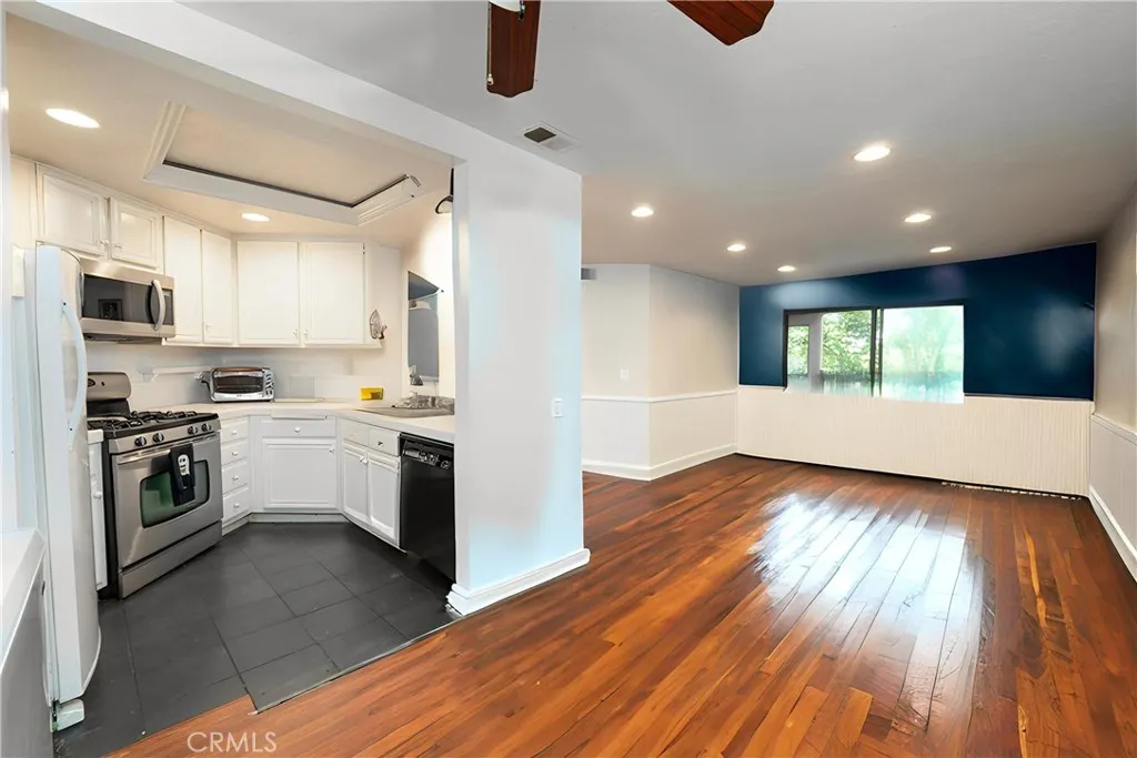 https://cdn.realtyfeed.com/cdn/127/306474795/6539f53f418b018ac2ff86829e036723.webp