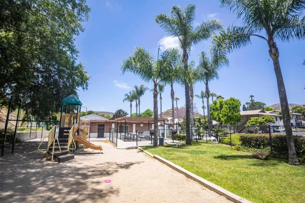 https://cdn.realtyfeed.com/cdn/127/306475148/1d4422209c4790db73b229736b79e235.webp