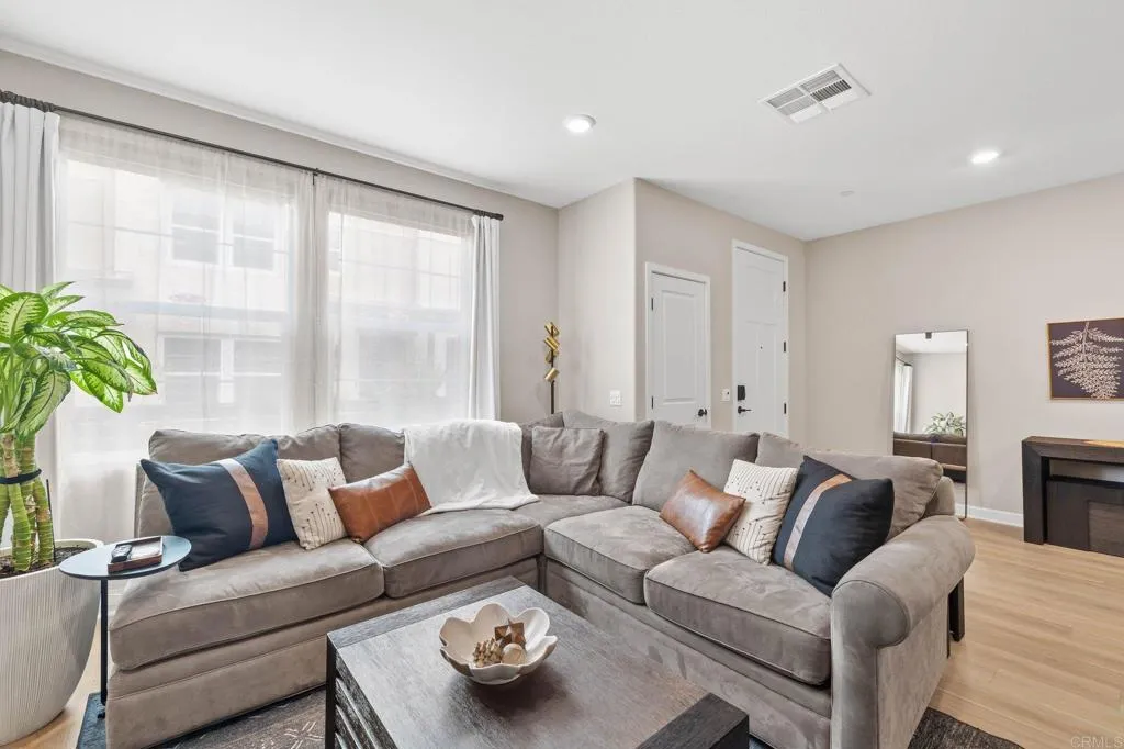 Photo #3: PTP2504694 Listing 
