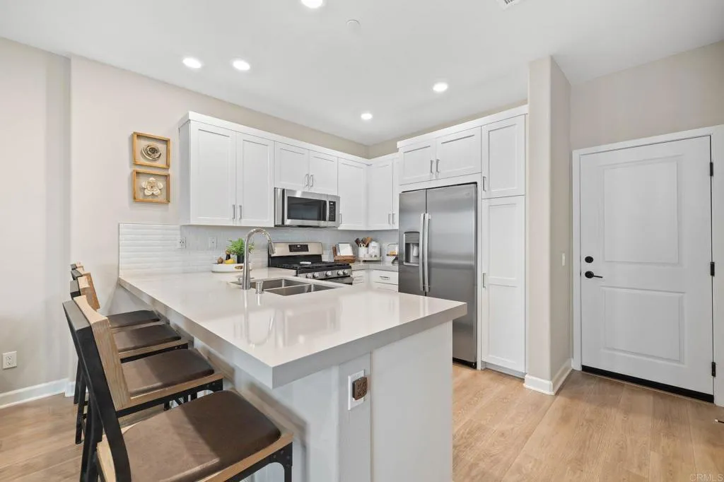 Photo #6: PTP2504694 Listing 