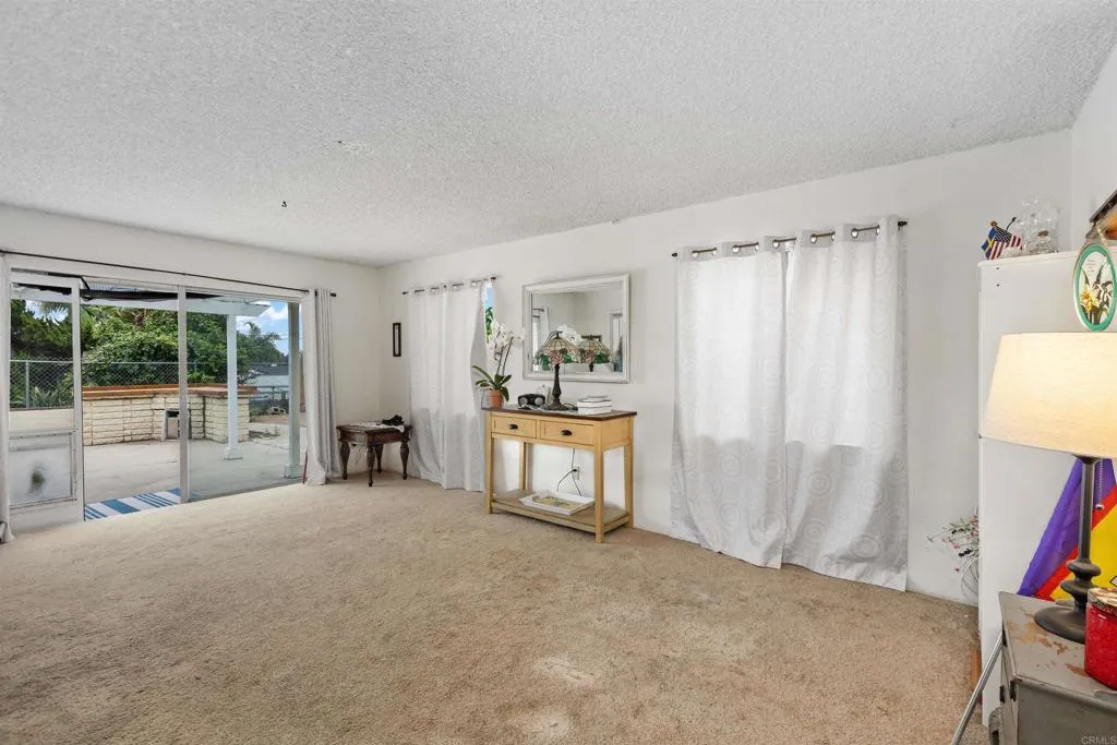 https://cdn.realtyfeed.com/cdn/127/306475235/12860315e08878a8215fb1cb416646ab.webp