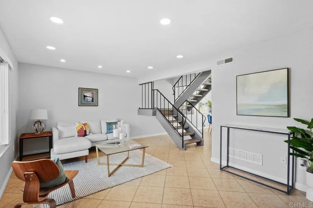 https://cdn.realtyfeed.com/cdn/127/306475347/7a4d0a63dfebaf209d8083a4507d32c5.webp