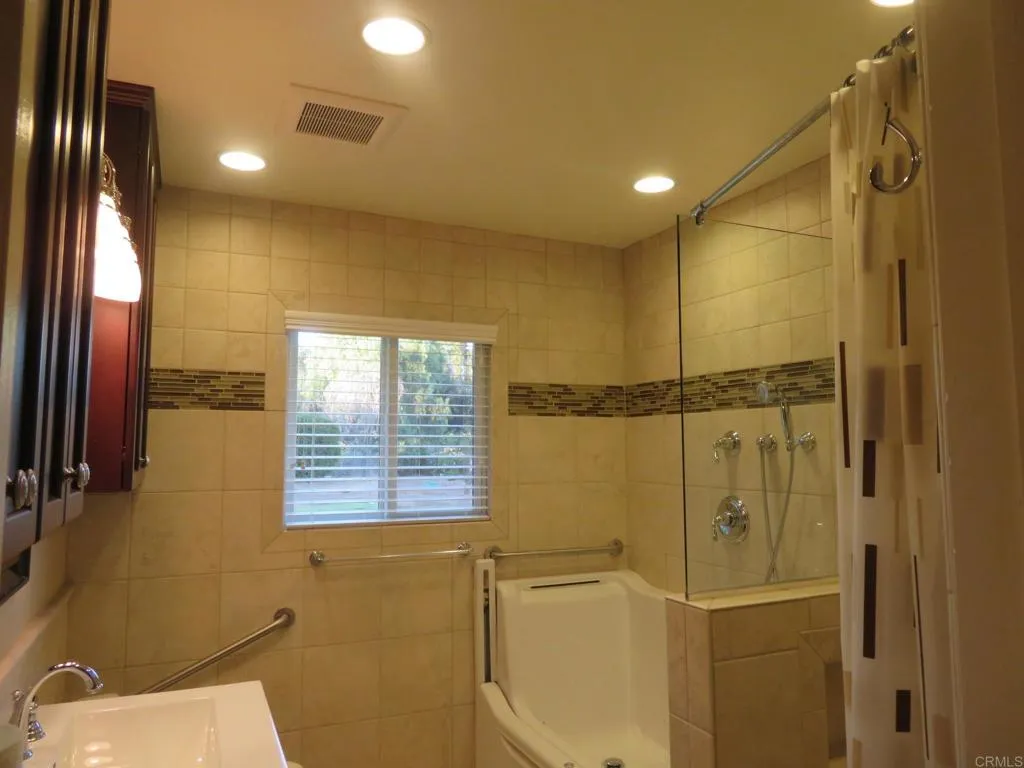 https://cdn.realtyfeed.com/cdn/127/306475385/219b22838a23b1d12450a24cabdf4c9b.webp