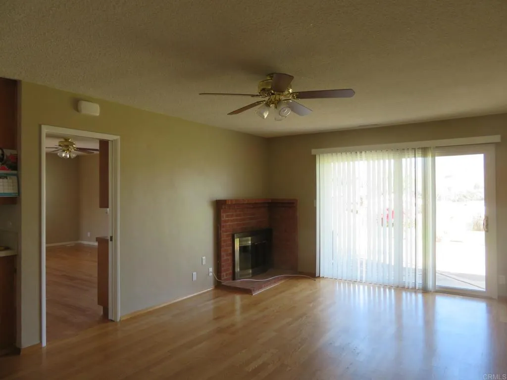 https://cdn.realtyfeed.com/cdn/127/306475385/52383929cdea7efe51d00409420c8941.webp