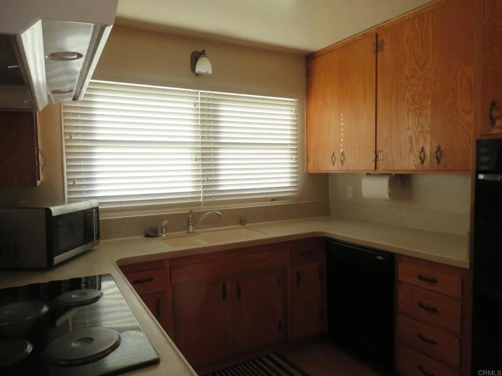 https://cdn.realtyfeed.com/cdn/127/306475385/65c52886b3924bd93a025e51515bb1fb.webp