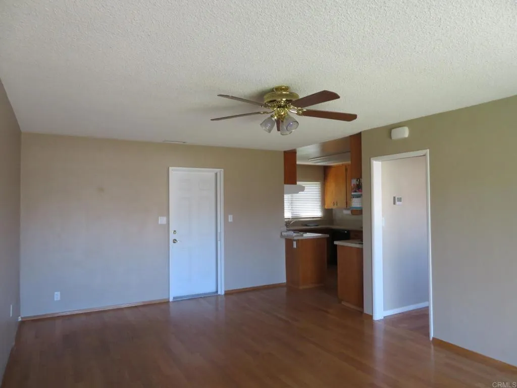 https://cdn.realtyfeed.com/cdn/127/306475385/b478957469d0f5f1d5d44fdd90cd825f.webp