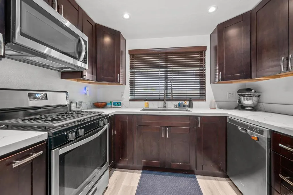 https://cdn.realtyfeed.com/cdn/127/306475536/21f2be02bf50441374ea0986affa969e.webp